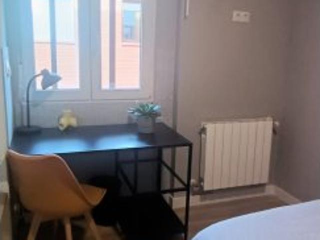 Habitación en piso compartido de 6 habitaciones, Segovia