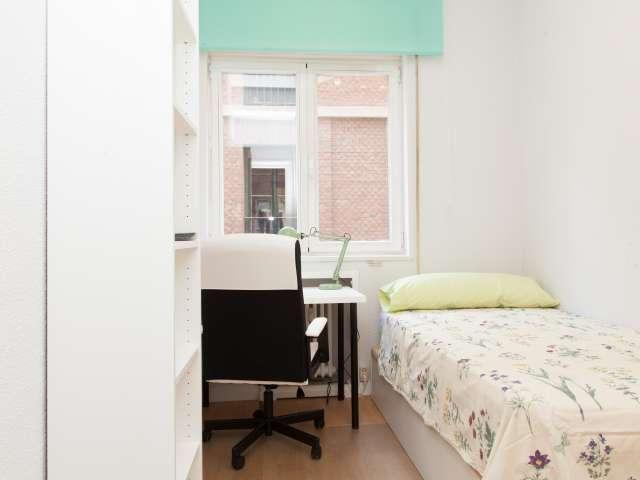 Habitación en piso compartido de 7 habitaciones en Universidad, Madrid