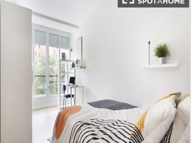 Habitación en piso de 7 habitaciones Vallehermoso, Madrid