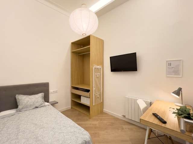 Habitación en piso compartido de 7 habitaciones en alquiler en Barcelona