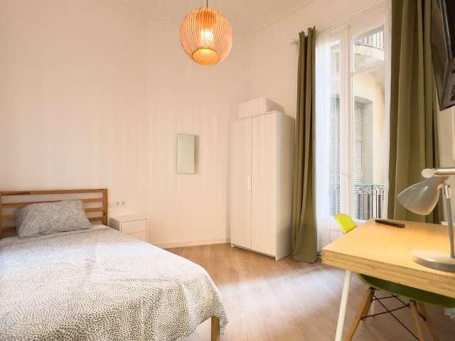 Habitación en piso compartido de 7 habitaciones en alquiler en Barcelona