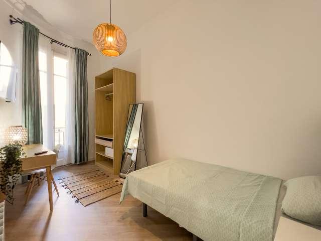 Habitación en piso compartido de 7 habitaciones en alquiler en Barcelona