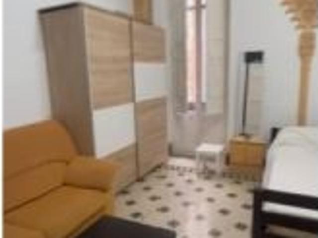 Habitación en piso compartido de 7 habitaciones en alquiler en Centro Sagrario, Granada