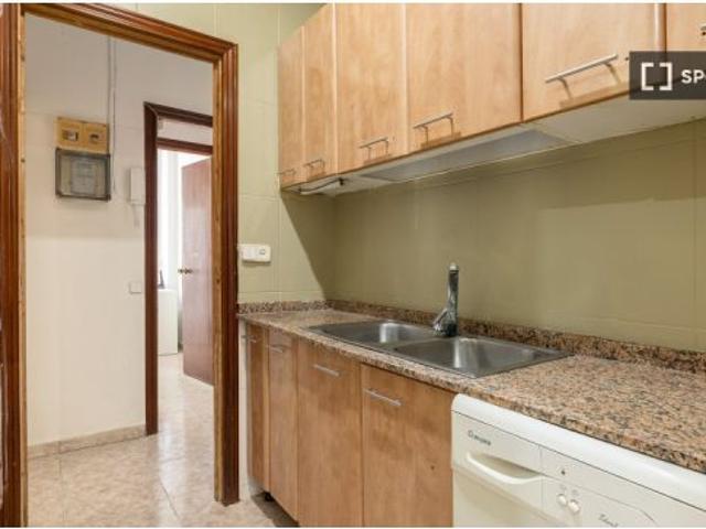 Habitación en piso compartido de 7 habitaciones en alquiler en El Raval