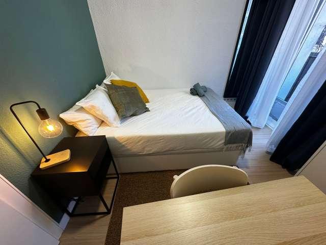 Habitación en piso compartido de 7 habitaciones en alquiler en Embajadores, Madrid