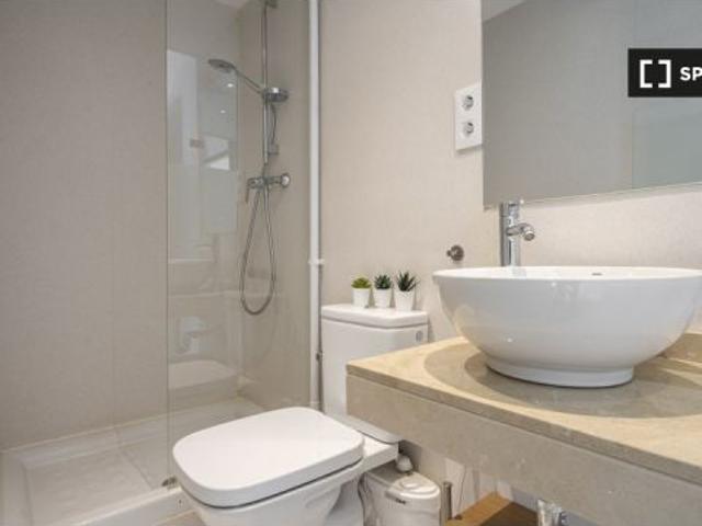 Habitación en piso compartido de 7 habitaciones en alquiler en Imperial, perfecta para profesionales