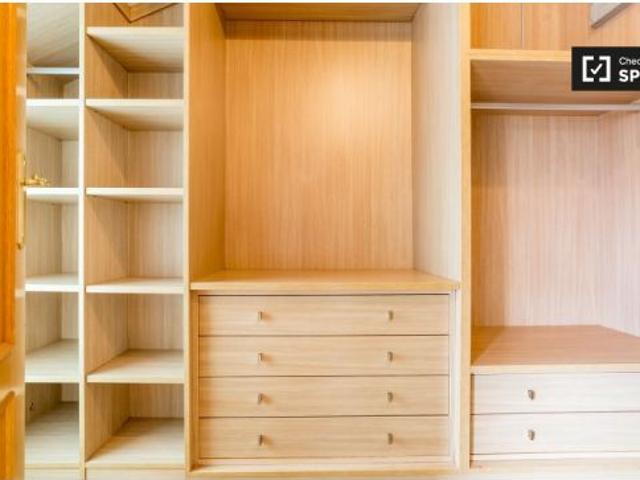 Habitación en piso compartido de 7 habitaciones en alquiler en Mestalla perfecta para profesionales