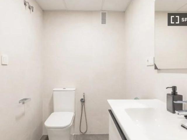 Habitación en piso compartido de 7 habitaciones en alquiler en Sant Francesc