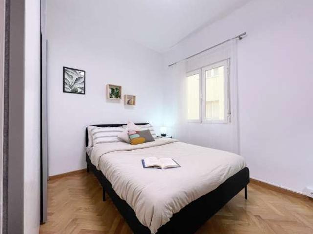 Habitación en piso compartido de 7 habitaciones en Imperial, Madrid