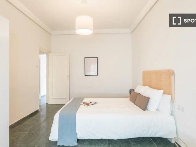Habitación en piso compartido de 7 habitaciones en Russafa, Valencia