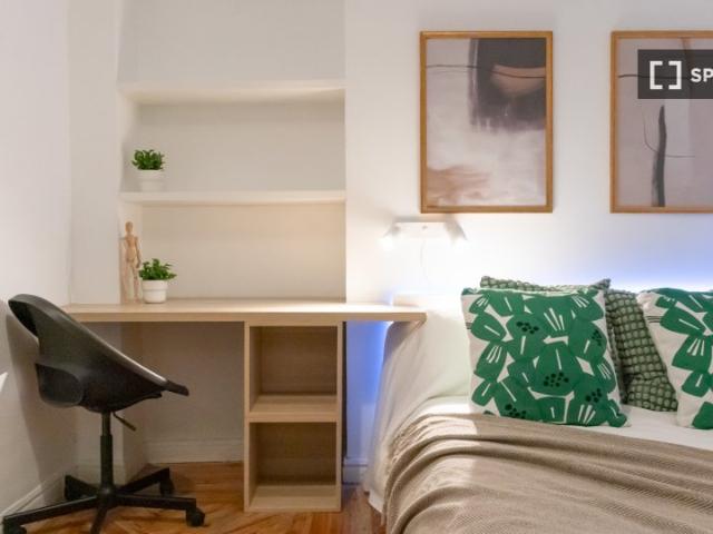 Habitación en piso compartido de 8 camas, Justicia, Madrid