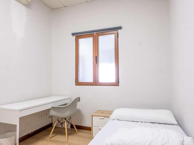 Habitación en piso compartido de 8 habitaciones, Alcalá de Henares