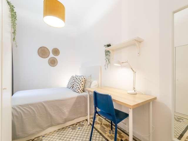 Habitación en piso compartido de 8 habitaciones en alquiler, Vila de Gràcia