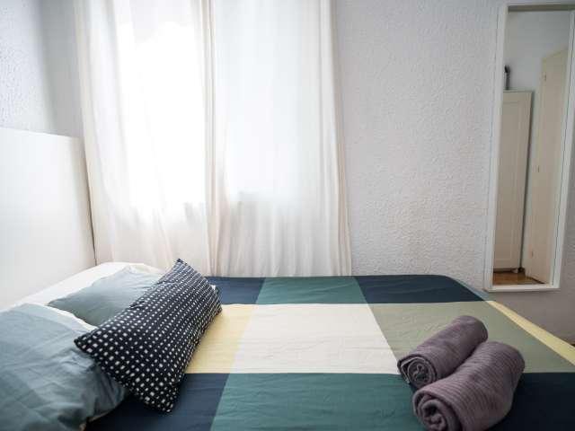 Habitación en piso compartido de 8 habitaciones en alquiler, Eixample