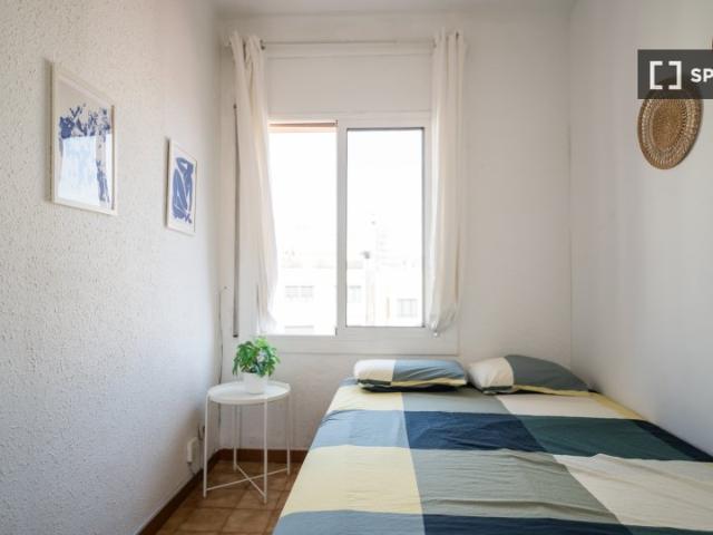 Habitación en piso compartido de 8 habitaciones en alquiler, Eixample