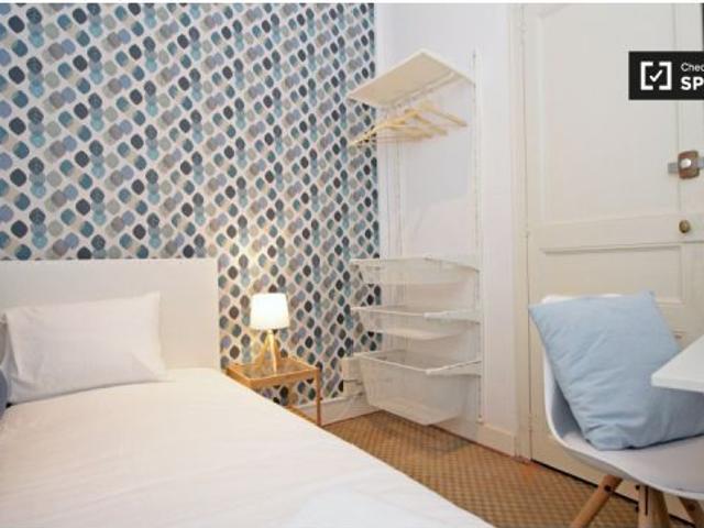 Habitación en piso compartido de 8 habitaciones en alquiler en Vila de Gràcia, solo para profesional