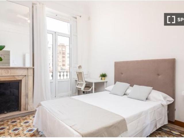 Habitación en piso compartido de 8 habitaciones en La Gran Vía, todos los gastos incluidos