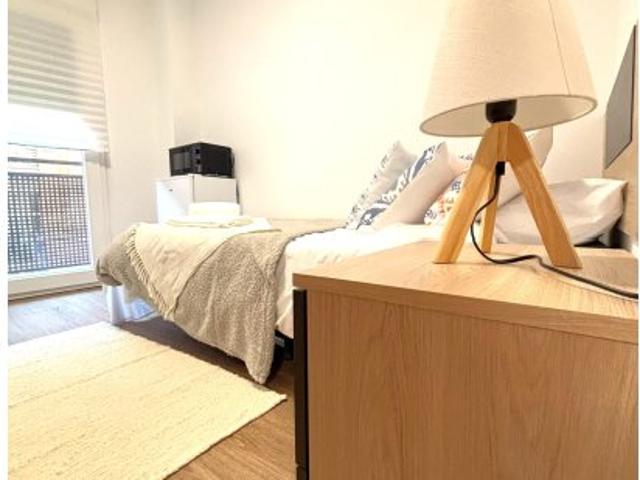 Habitación en piso compartido de 8 habitaciones en Leganés, Madrid
