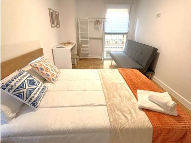 Habitación en piso compartido de 8 habitaciones en Leganés, Madrid