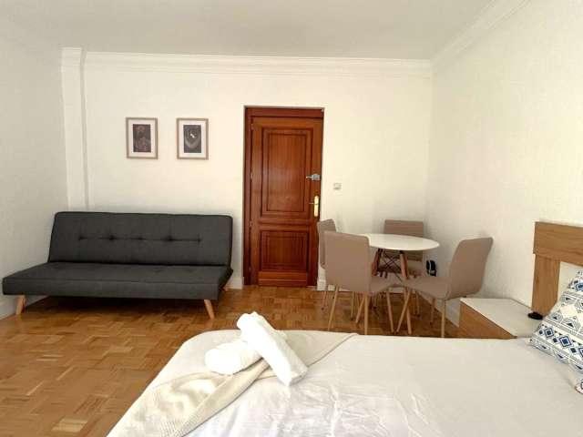 Habitación en piso compartido de 8 habitaciones en Leganés, Madrid