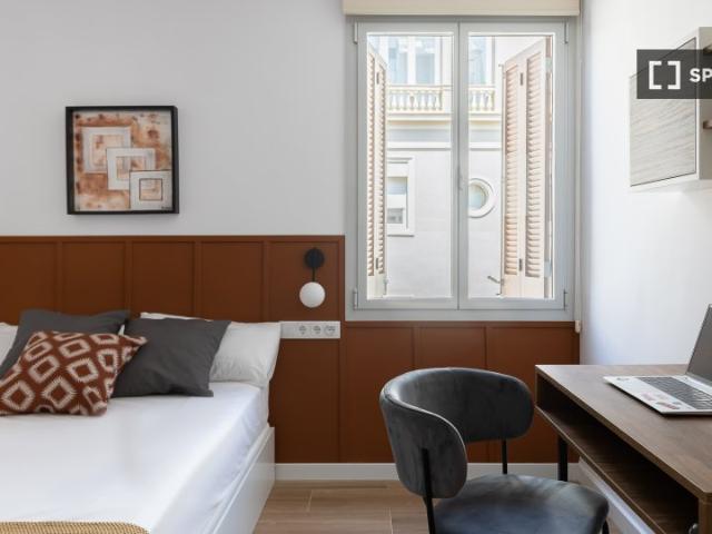 Habitación en piso compartido de 8 habitaciones en Sant Gervasi Galvany