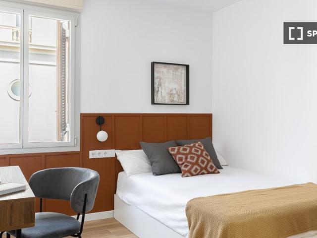 Habitación en piso compartido de 8 habitaciones en Sant Gervasi Galvany