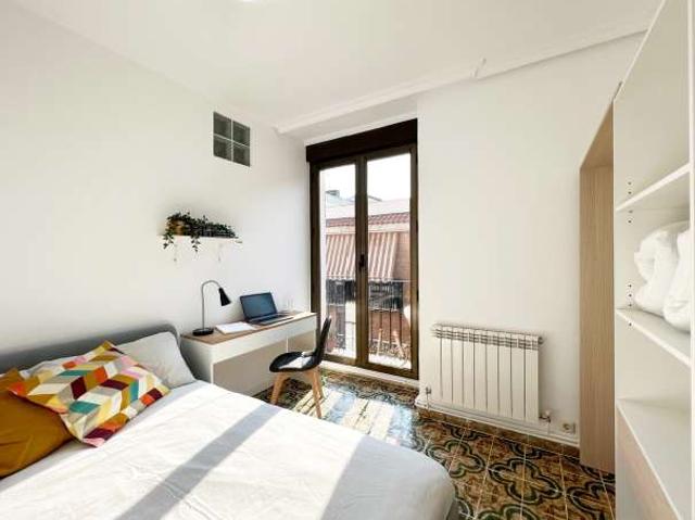 Habitación en piso compartido en alquiler en Universidad, Madrid