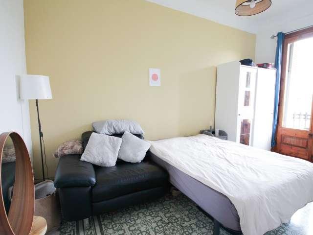 Habitación en piso compartido de 9 habitaciones en alquiler en Barcelona