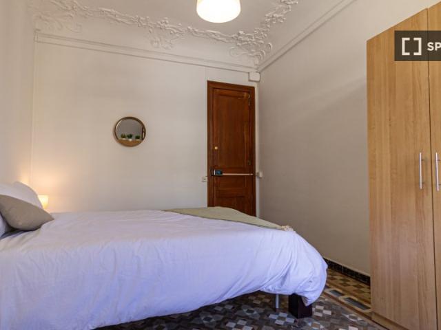Habitación en piso compartido de 9 habitaciones en alquiler en Eixample, Barcelona