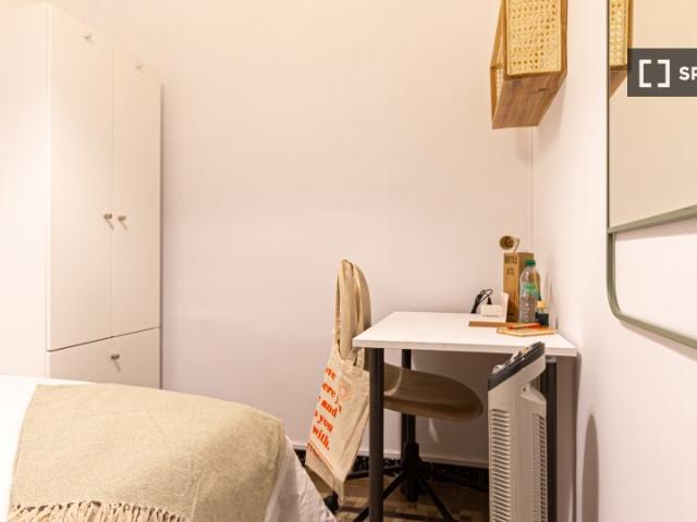 Habitación en piso compartido de 9 habitaciones en alquiler en Eixample, Barcelona
