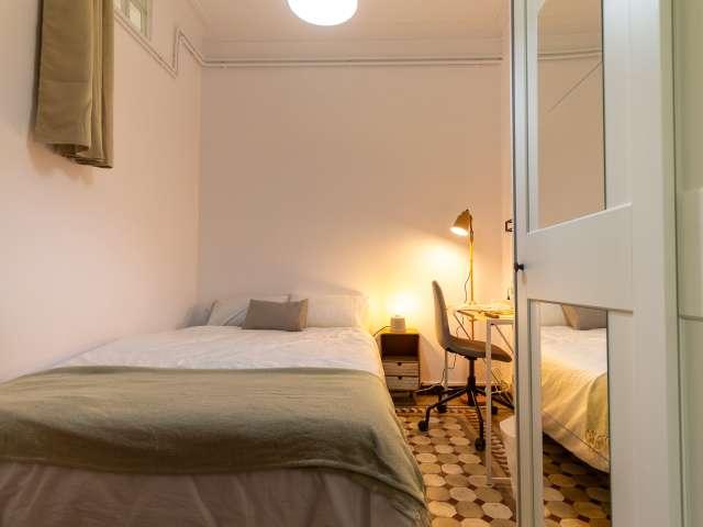Habitación en piso compartido de 9 habitaciones en alquiler en Eixample, Barcelona