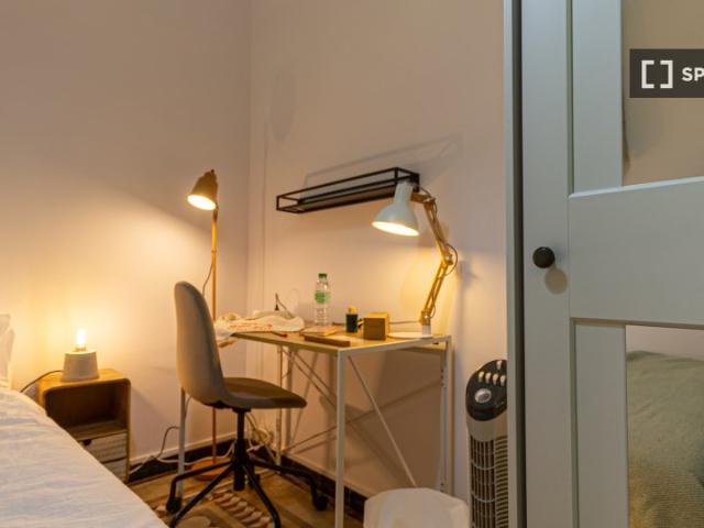 Habitación en piso compartido de 9 habitaciones en alquiler en Eixample, Barcelona
