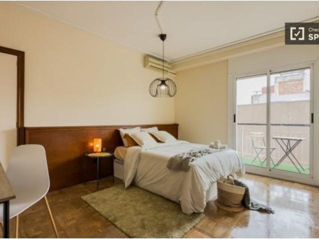 Habitación en piso compartido de 9 habitaciones en alquiler en El Putget i Farró, ideal para profesi