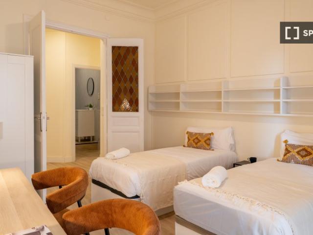Habitación en piso compartido de 9 habitaciones en alquiler en Palacio, Madrid