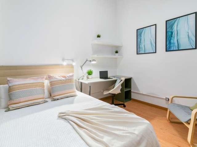 Habitación en piso compartido de 9 habitaciones en el barrio gótico de Barcelona
