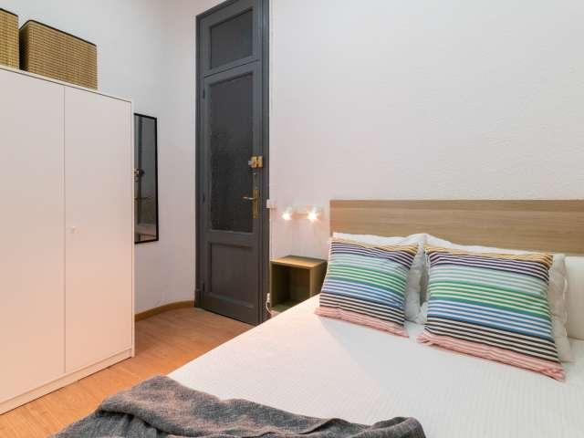 Habitación en piso compartido de 9 habitaciones en el barrio gótico de Barcelona