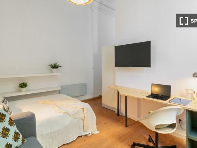 Habitación en piso compartido de 9 habitaciones en el barrio gótico de Barcelona