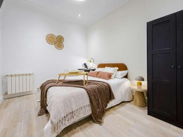 Habitación en piso compartido de 9 habitaciones, Recoletos, Madrid
