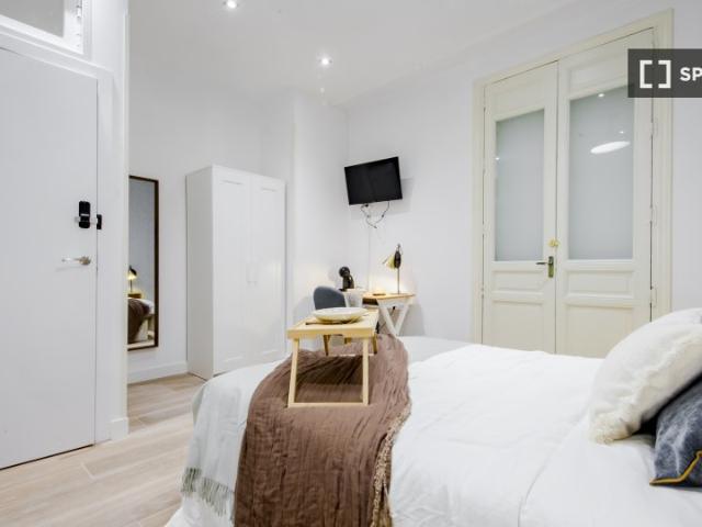Habitación en piso compartido de 9 habitaciones, Recoletos, Madrid