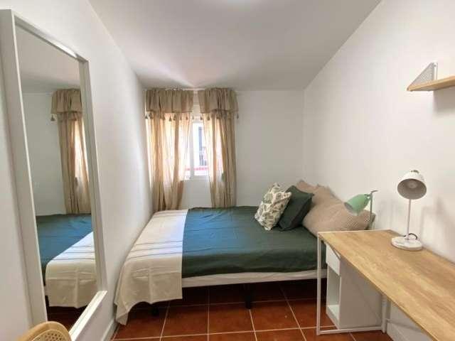 Habitación en piso compartido de 13 habitaciones en Cabanyal Canyamelar