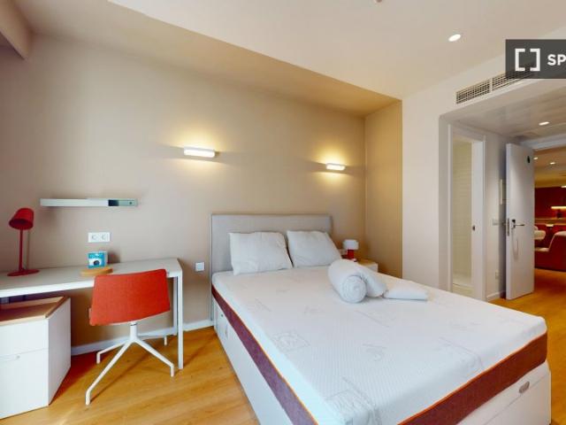 Habitación en un piso compartido de 10 habitaciones en Cuatro Caminos