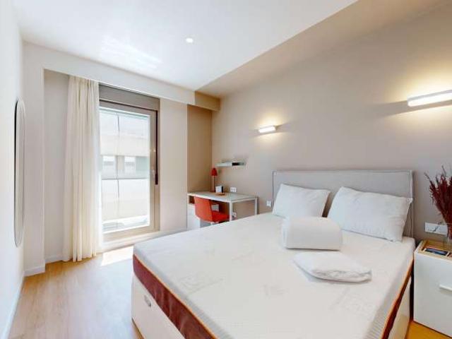 Habitación en piso compartido de 10 habitaciones en Cuatro Caminos, en alquiler