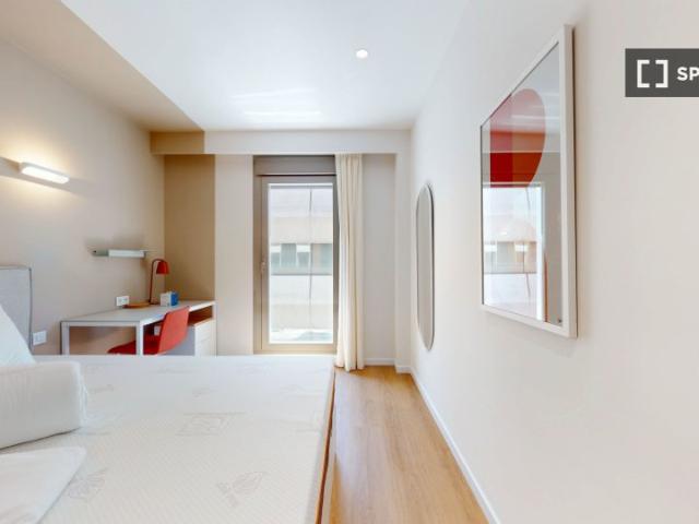 Habitación en piso compartido de 10 habitaciones en Cuatro Caminos, en alquiler