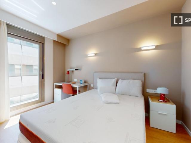 Habitación en piso compartido de 10 habitaciones en Cuatro Caminos, en alquiler