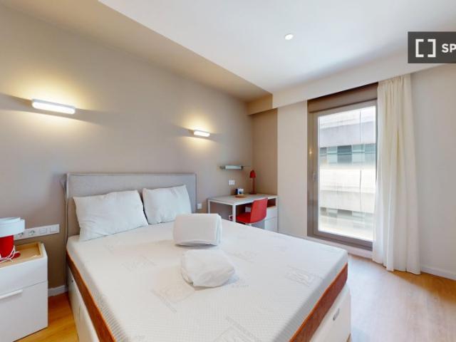 Habitación en piso compartido de 10 habitaciones en Cuatro Caminos, en alquiler