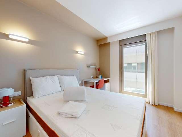 Habitación en piso compartido de 10 habitaciones en Cuatro Caminos, en alquiler