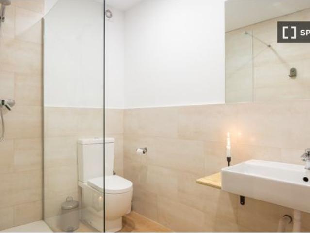 Habitación en piso compartido de 10 habitaciones en alquiler en Sant Pere, apta para profesionales