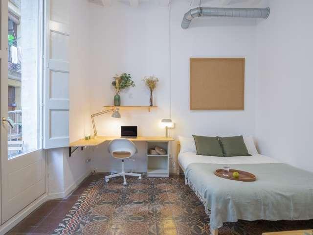 Habitación en piso compartido de 10 habitaciones en alquiler en Sant Pere