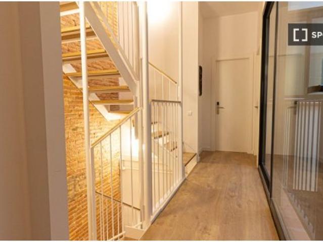 Habitación en piso compartido de 10 habitaciones en alquiler en Sants, gastos incluidos