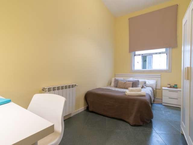 Habitación en piso compartido de 10 habitaciones, Trafalgar, Madrid